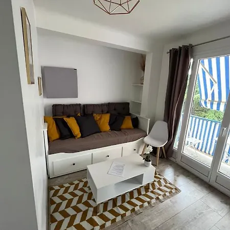 Vaste 4 pièces climatisé à 5 minutes de la plage Appartement *